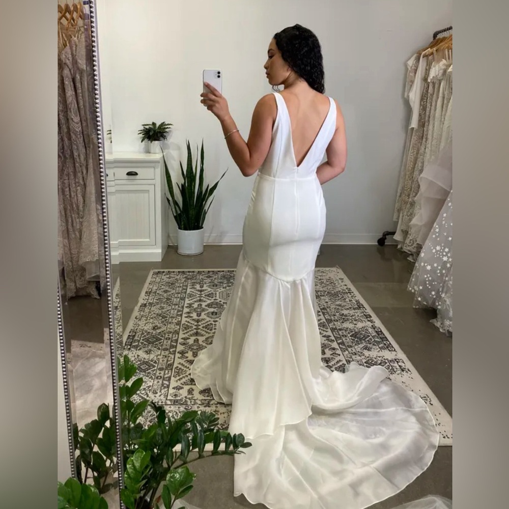 Sarah Seven Hotel Living Gown - Picture 8 of 8